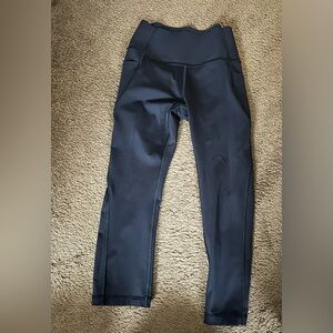 Navy blue cropped workout leggings